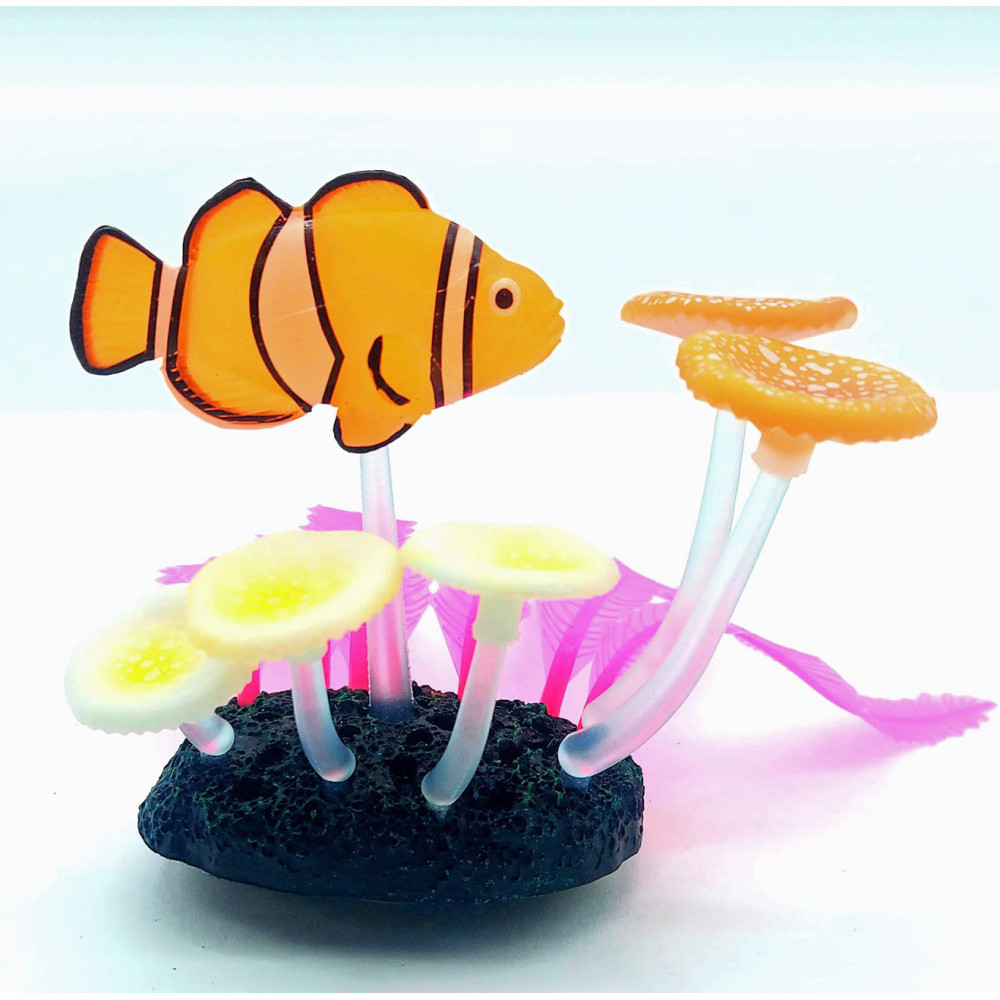 Aquariendekoration. Clownfisch mit Luftauslass. zufällige Farbe. FL