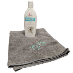 animallparadise 300 ml special white hair shampoo for dogs and a microfiber towel. Shampoo