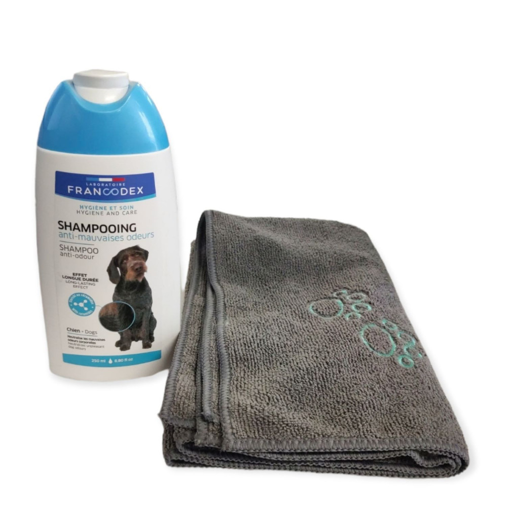 animallparadise 250 ml anti-bad odor shampoo with a dog towel. Shampoo