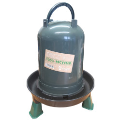 Gasco Tränke auf Füßen aus recyceltem Kunststoff 3 Liter für den Hinterhof GA-70180 Tränke